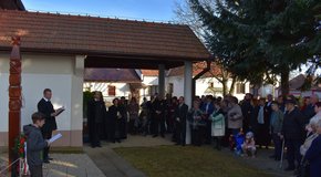 Kép: Öt gyülekezet közös megemlékezése Pozbán