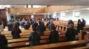 Kép: A hívek lassan kezdenek visszatérni a templomokba