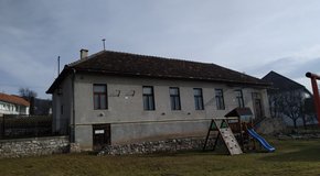 Kép: Borzován megújul a Firesz központ tetőzete