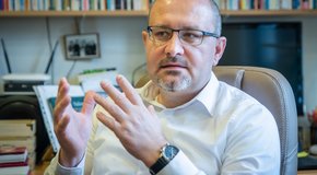 Kép: Kísérni a gyógyulás felé vezető úton